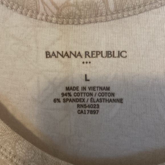 Banana Republic tank top. Ladies size Large - Picture 3 of 3